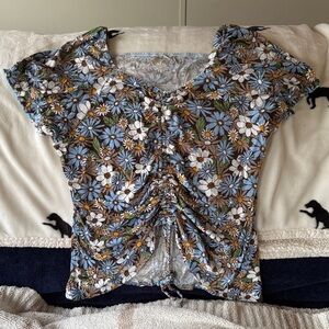 Cato Blue Floral Ruched Short Sleeve Top